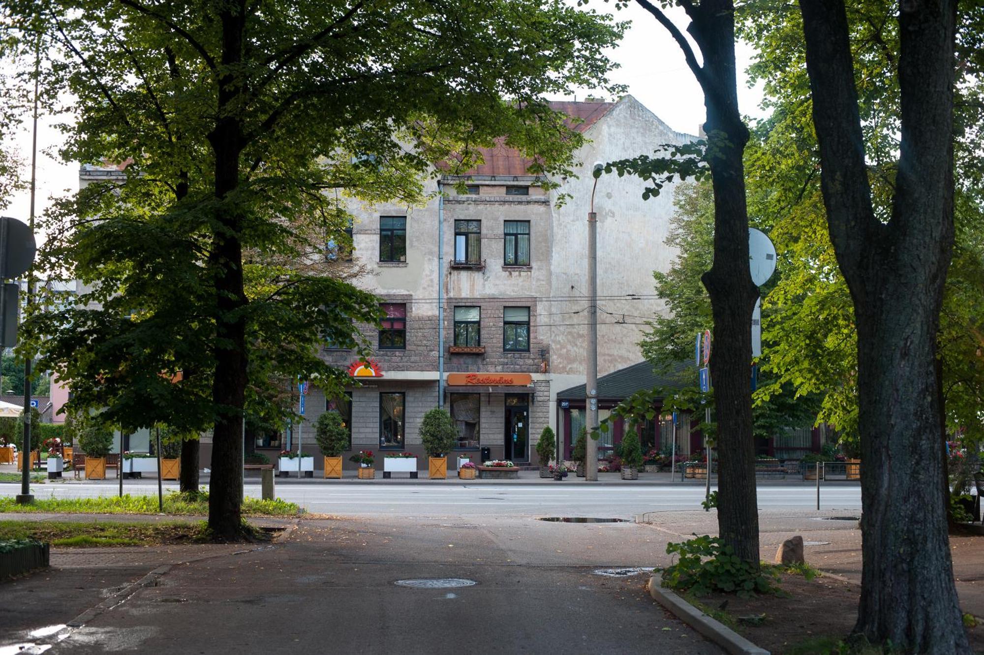 Teika No 2 Apartment-retro On Brivibas Street-free Parking Appartement