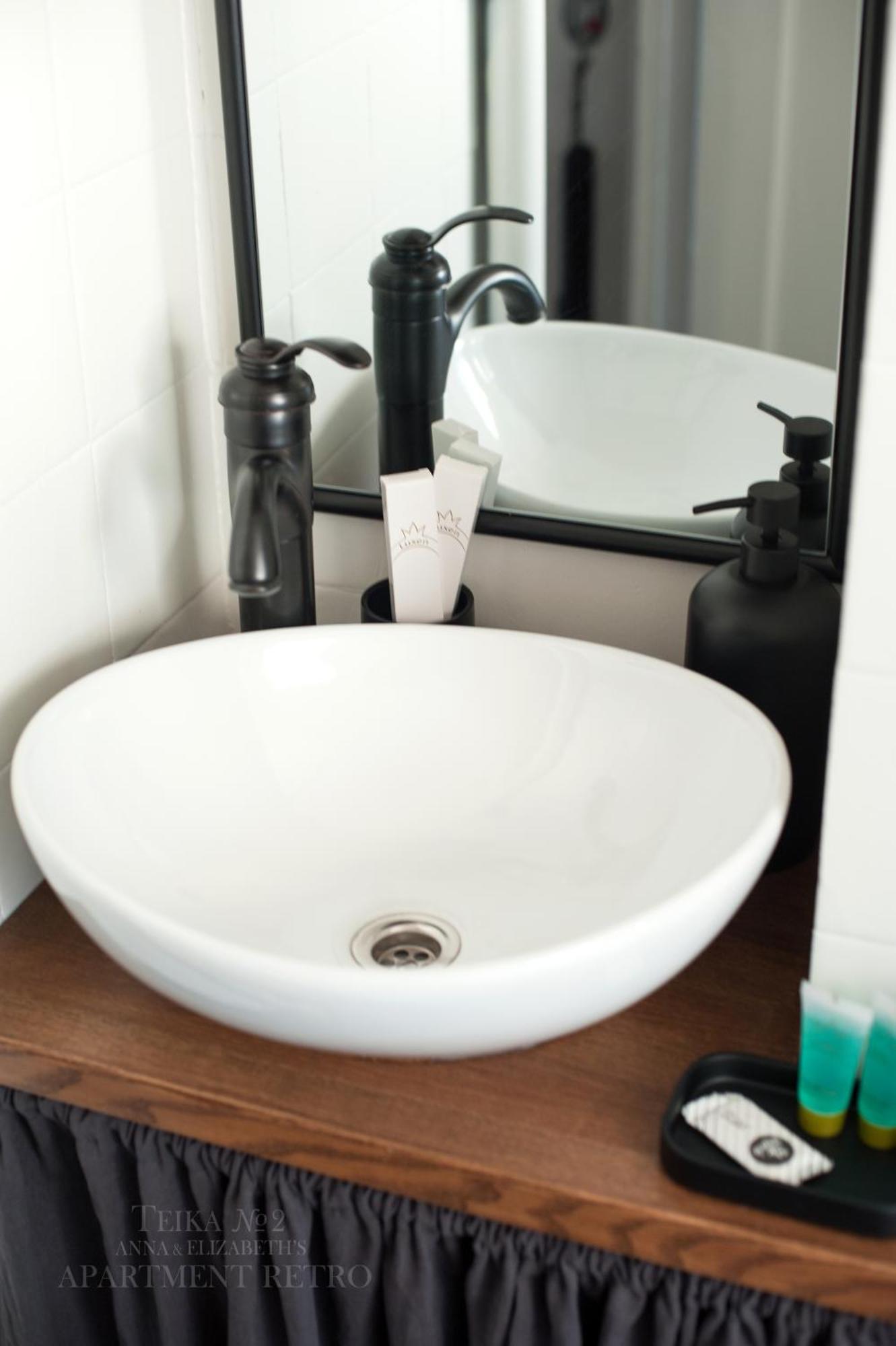 Teika No 2 Apartment-retro On Brivibas Street-free Parking Appartement