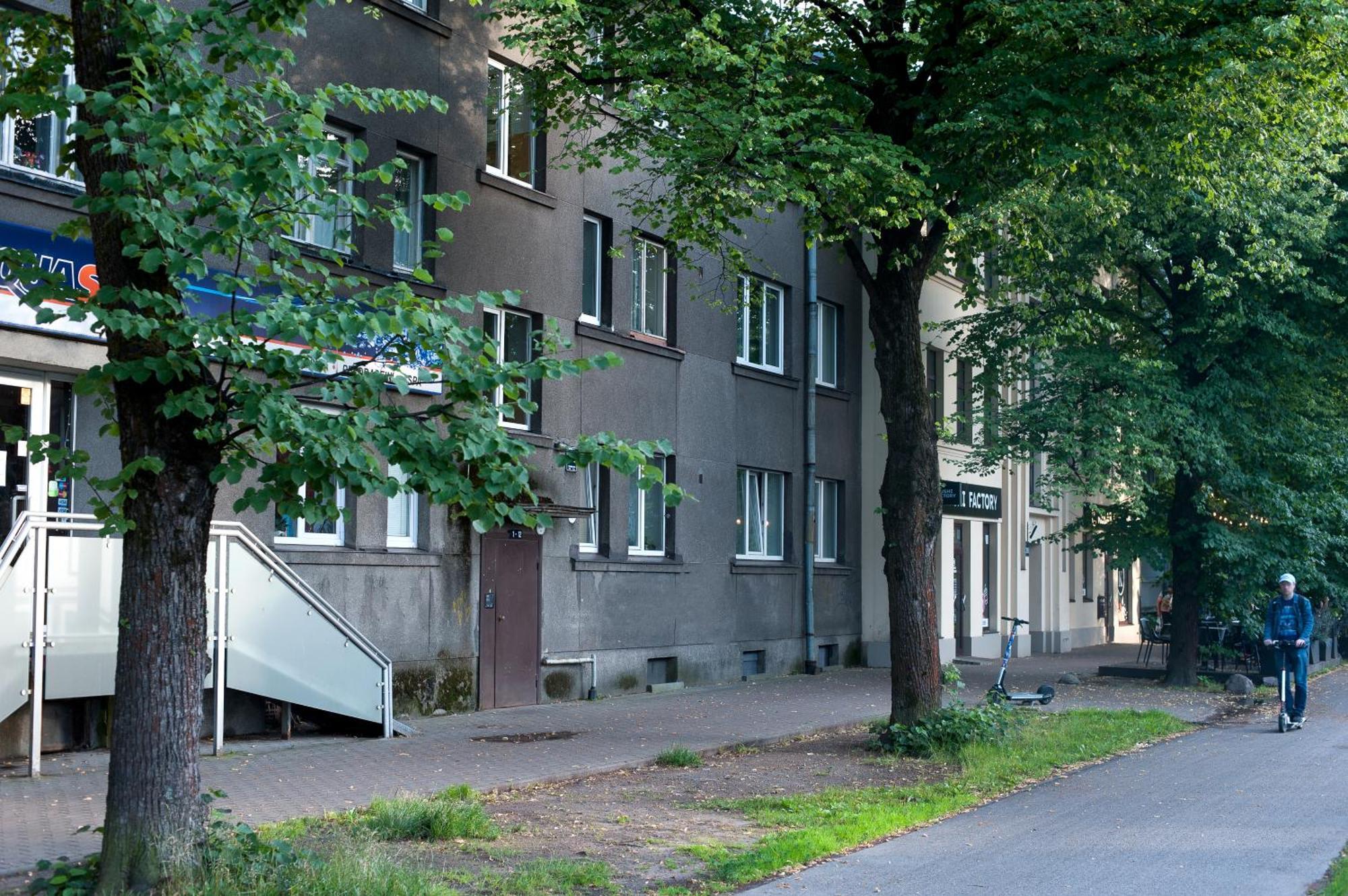 Teika No 2 Apartment-retro On Brivibas Street-free Parking Appartement *