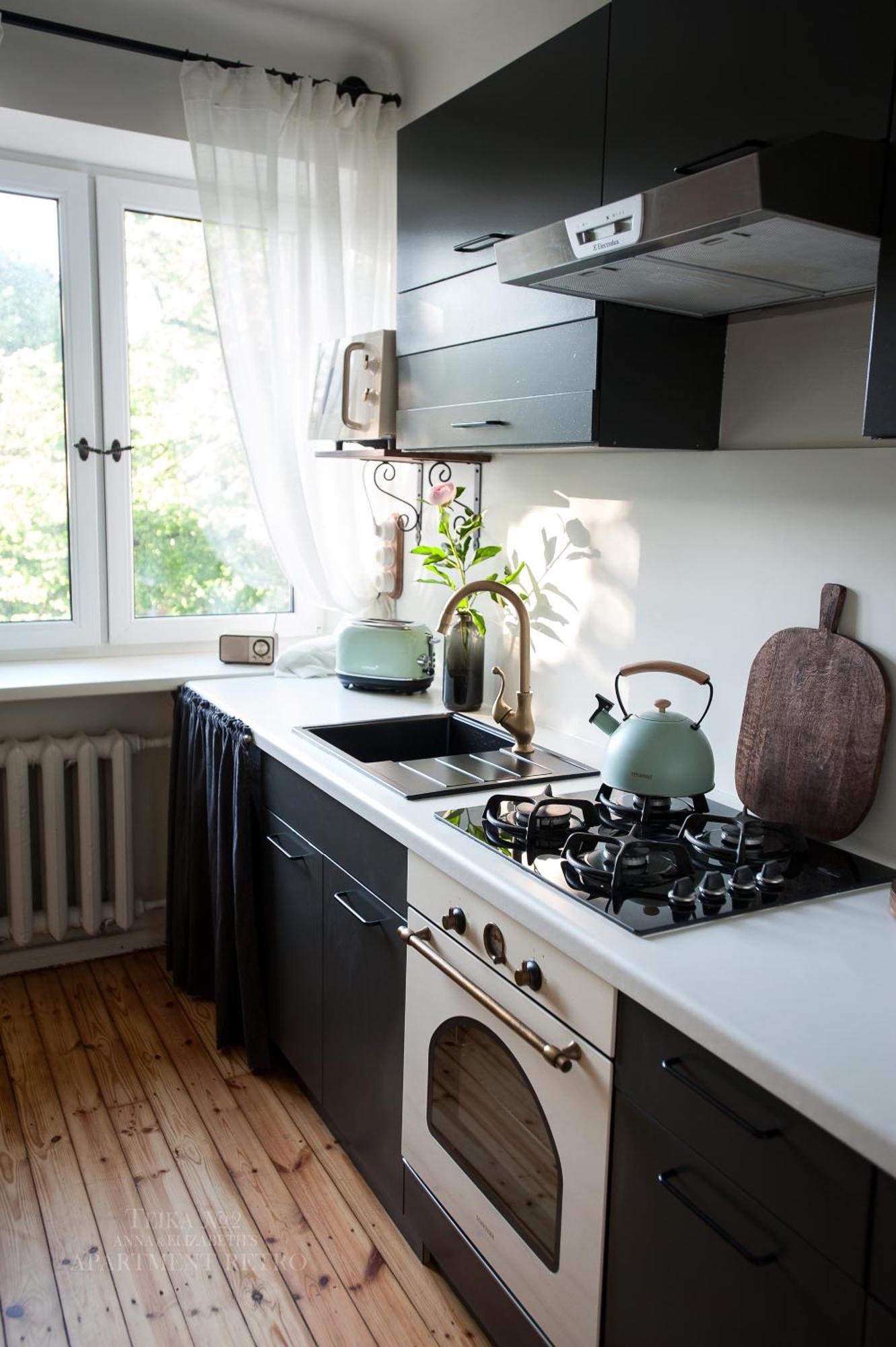 Teika No 2 Apartment-retro On Brivibas Street-free Parking Appartement *