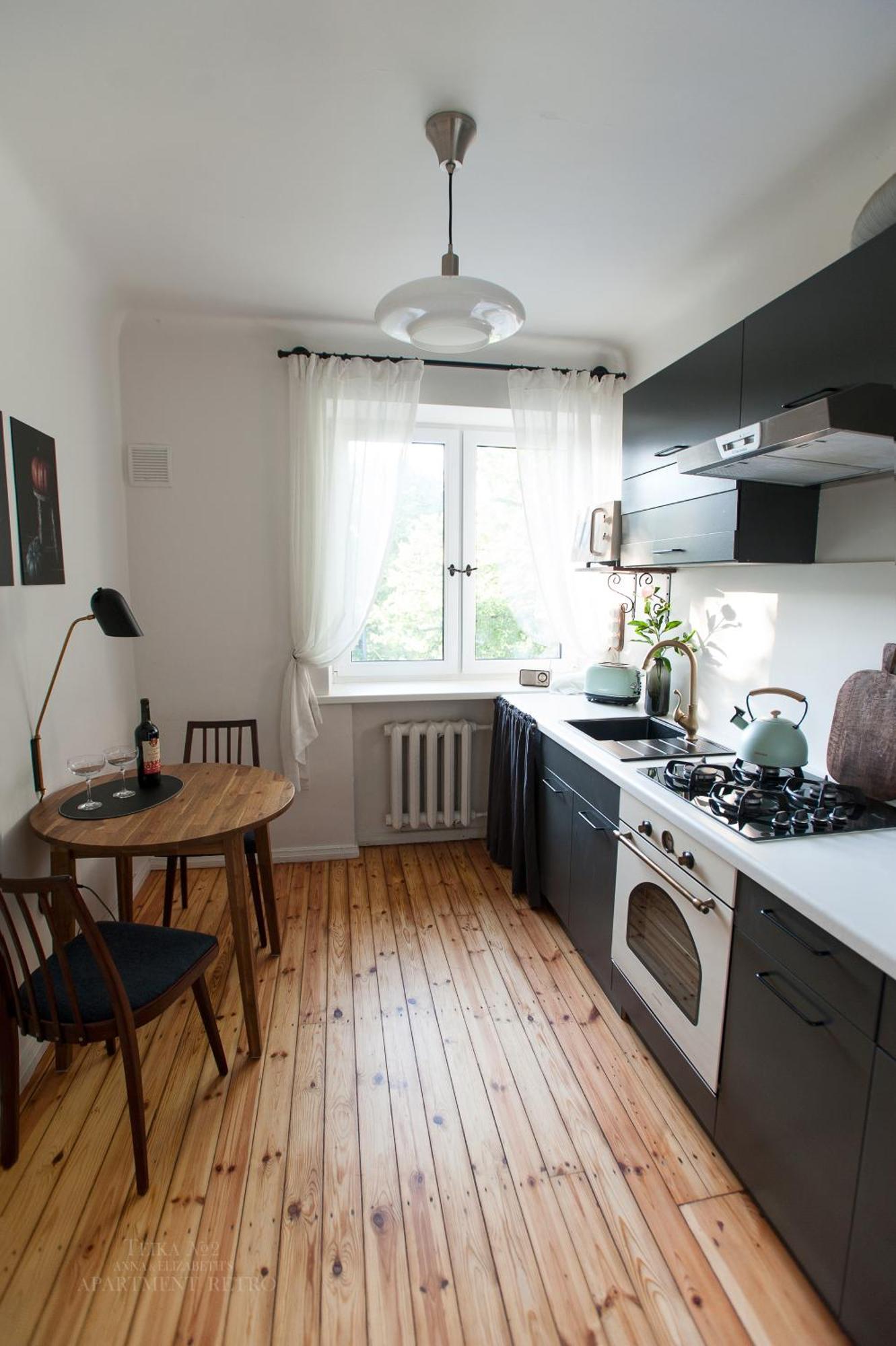 Teika No 2 Apartment-retro On Brivibas Street-free Parking Appartement Riga